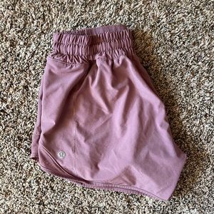 Lululemon Hotty Hot Short Low Rise 4in Inseam LINER CUT OUT